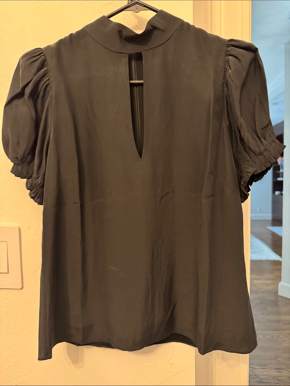 FRAME NWT XS Silk Black Puff-Sleeve Blouse